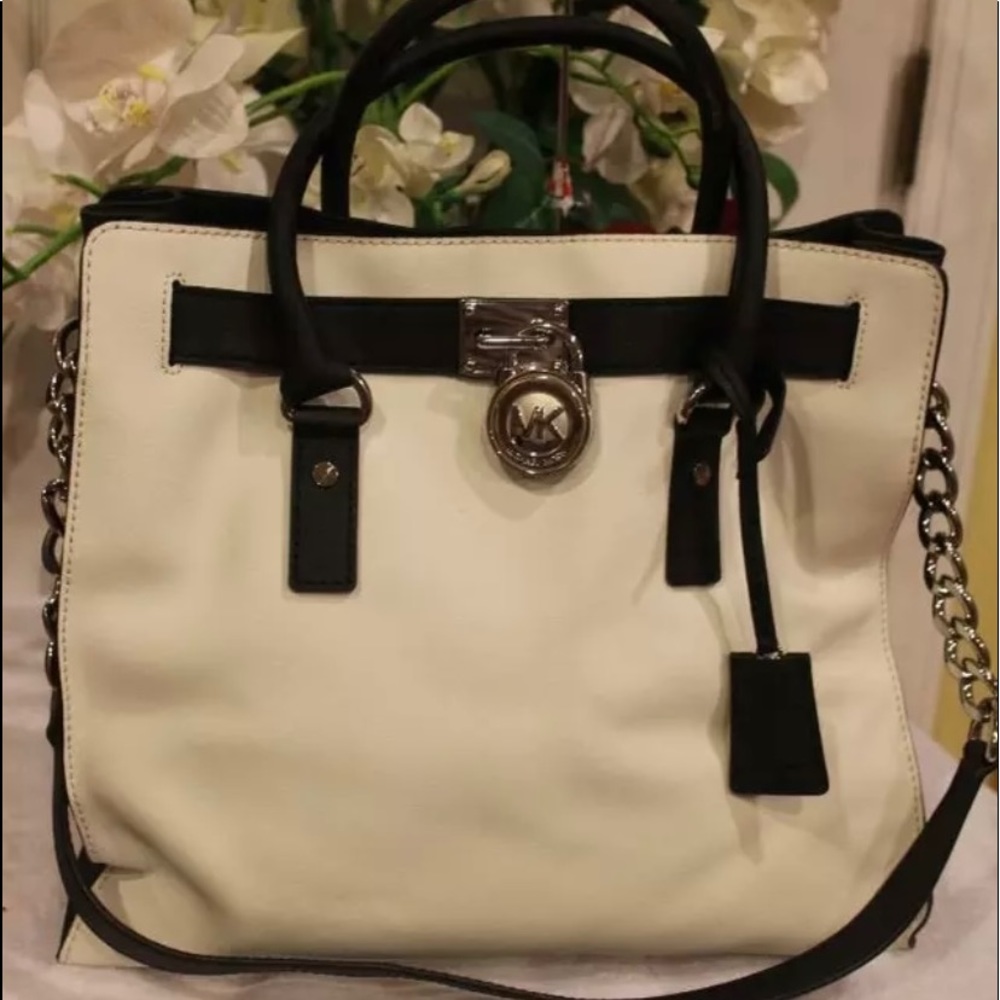 Michael Kors HAMILTON Large Two Tone Tote in BLACK WHITE SAFFIANO bag